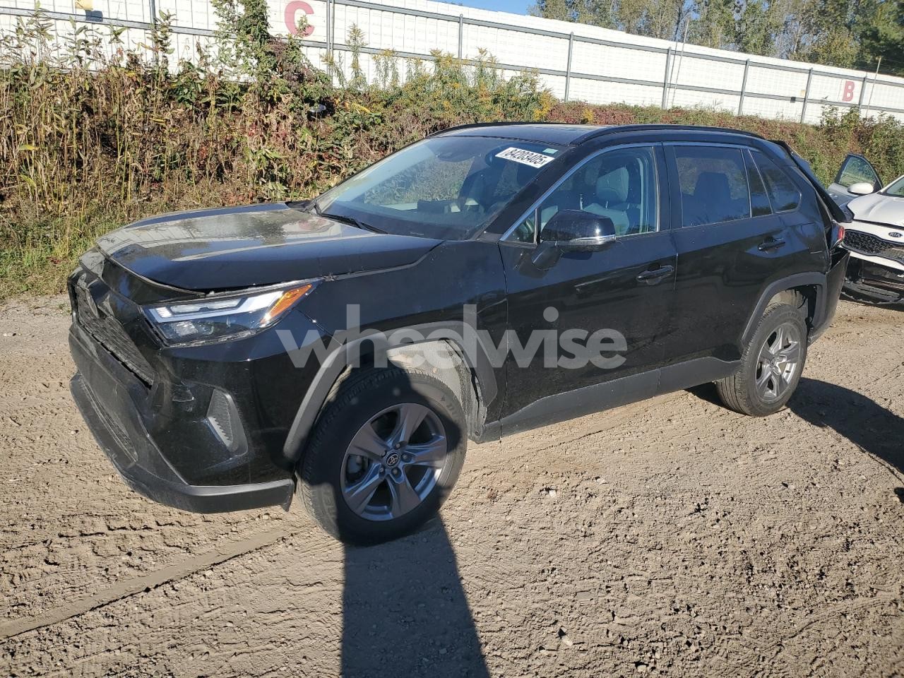 2024 TOYOTA RAV4 XLE (VIN 2T3W1RFV1RC253093) main photo