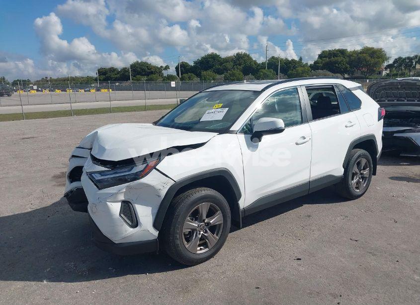 Photo 2 of 2024 Toyota Rav4 XLE (VIN 2T3W1RFV1RC265017)