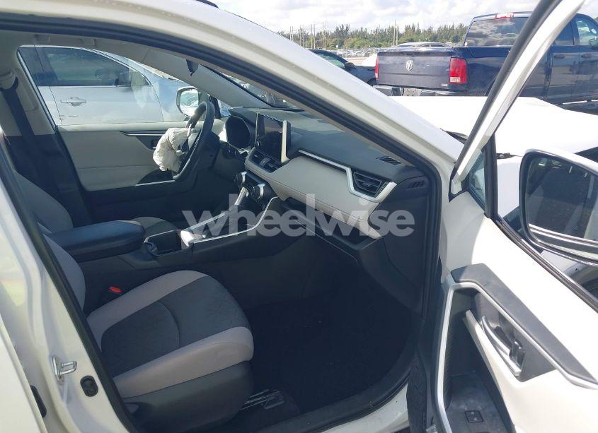 Photo 5 of 2024 Toyota Rav4 XLE (VIN 2T3W1RFV1RC265017)