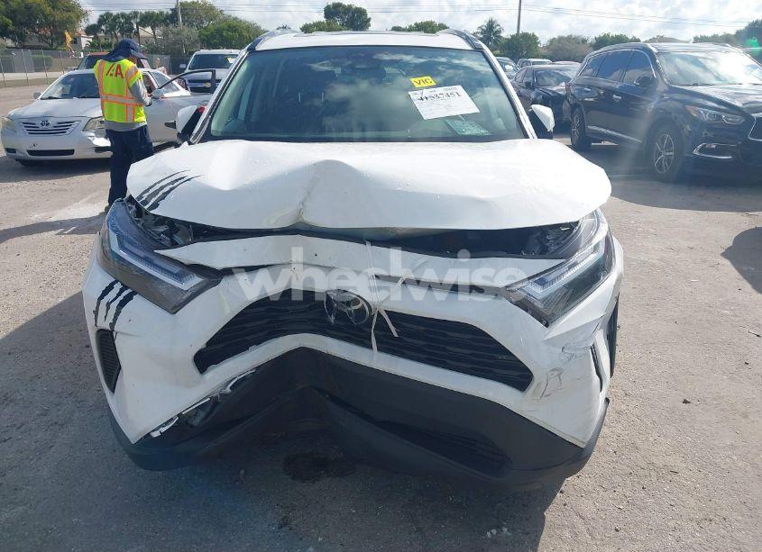 Photo 6 of 2024 Toyota Rav4 XLE (VIN 2T3W1RFV1RC265017)