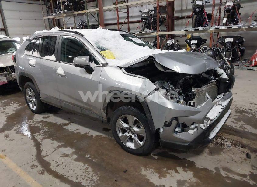 2024 Toyota Rav4 XLE (VIN 2T3W1RFV1RC273778) main photo
