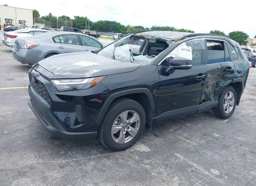 Photo 2 of 2024 Toyota Rav4 XLE (VIN 2T3W1RFV1RW325621)