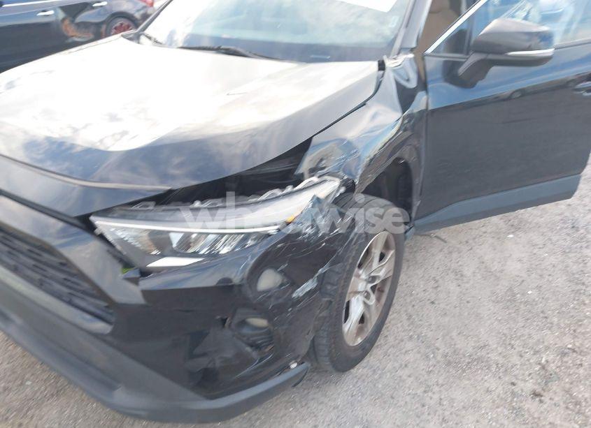 Photo 6 of 2019 Toyota Rav4 XLE (VIN 2T3W1RFV2KC027991)