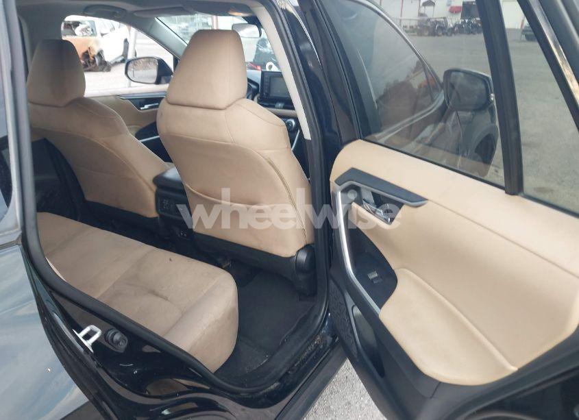 Photo 8 of 2019 Toyota Rav4 XLE (VIN 2T3W1RFV2KC027991)