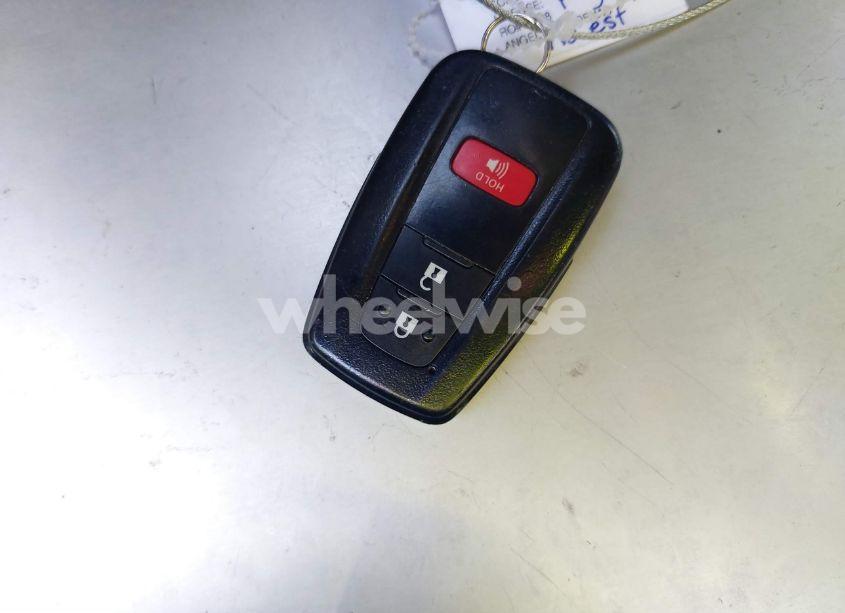 Photo 11 of 2020 Toyota Rav4 XLE (VIN 2T3W1RFV2LC047577)