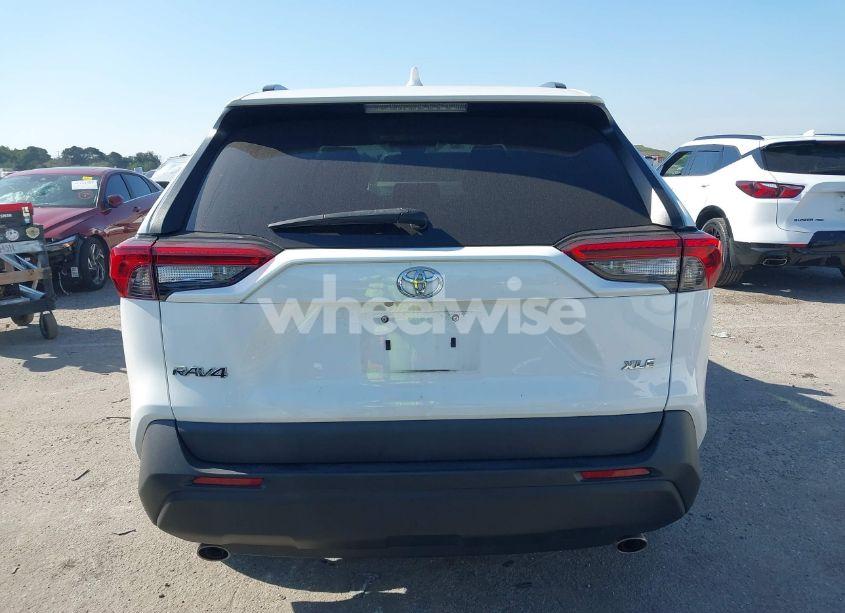 Photo 17 of 2020 Toyota Rav4 XLE (VIN 2T3W1RFV2LC047577)