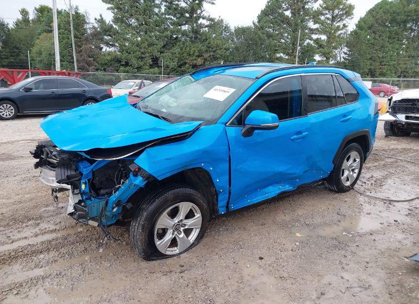 Photo 2 of 2020 Toyota Rav4 XLE (VIN 2T3W1RFV2LW066967)