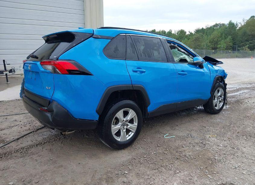 Photo 4 of 2020 Toyota Rav4 XLE (VIN 2T3W1RFV2LW066967)
