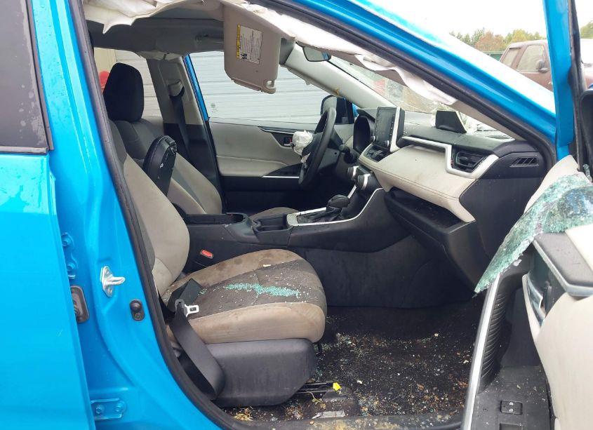 Photo 5 of 2020 Toyota Rav4 XLE (VIN 2T3W1RFV2LW066967)