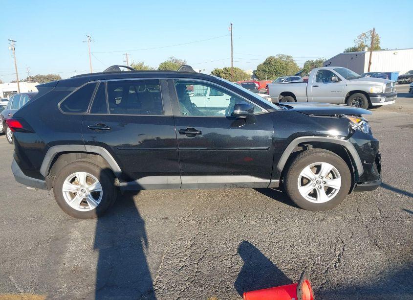 Photo 13 of 2020 Toyota Rav4 XLE (VIN 2T3W1RFV2LW098964)