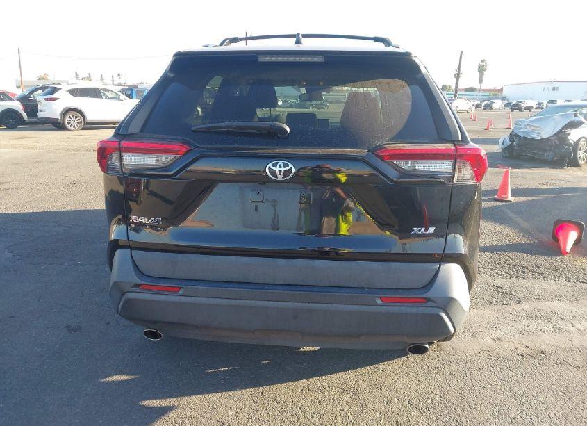 Photo 16 of 2020 Toyota Rav4 XLE (VIN 2T3W1RFV2LW098964)