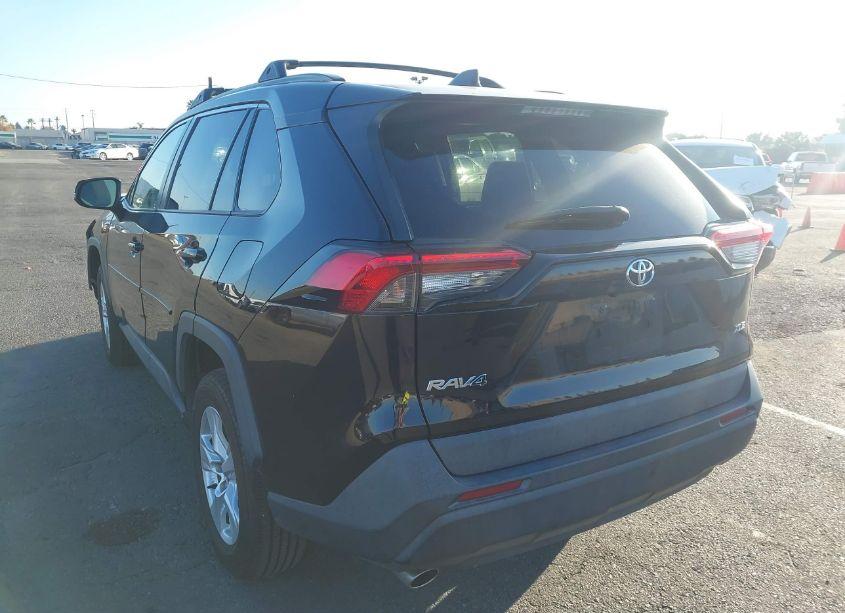 Photo 3 of 2020 Toyota Rav4 XLE (VIN 2T3W1RFV2LW098964)
