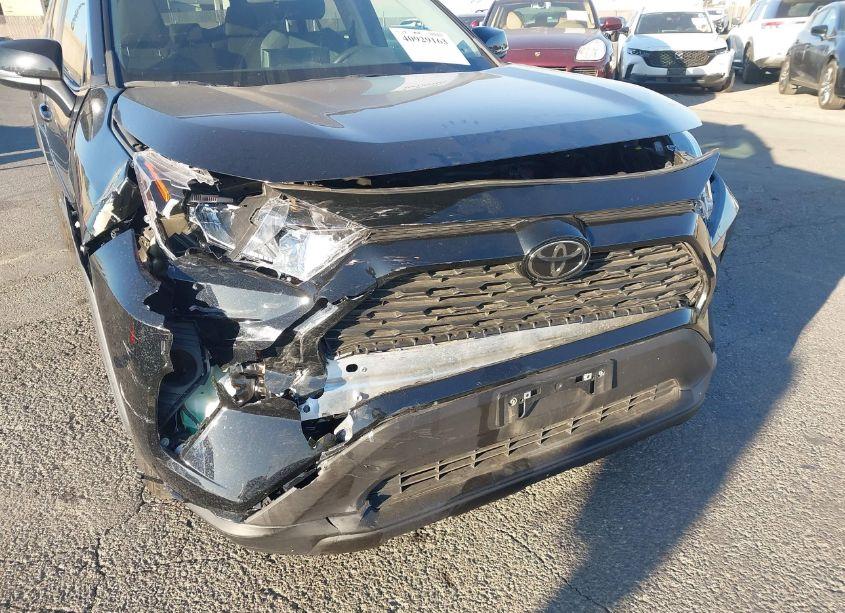 Photo 6 of 2020 Toyota Rav4 XLE (VIN 2T3W1RFV2LW098964)