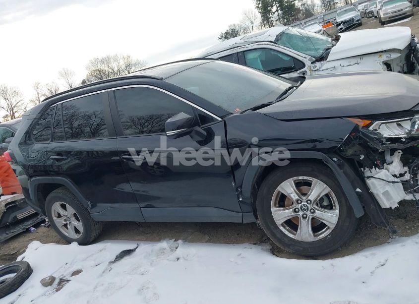 Photo 13 of 2021 Toyota Rav4 XLE (VIN 2T3W1RFV2MC095730)
