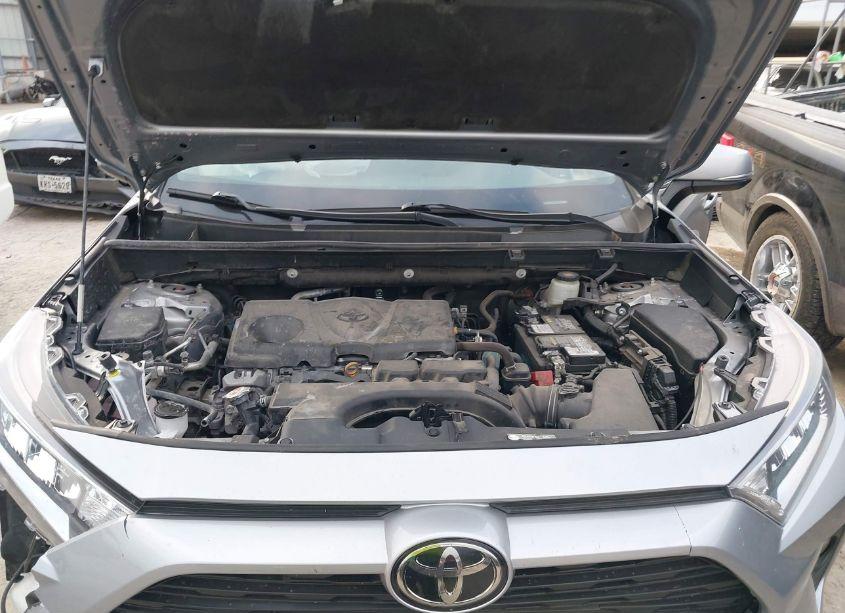 Photo 10 of 2021 Toyota Rav4 XLE (VIN 2T3W1RFV2MC096148)