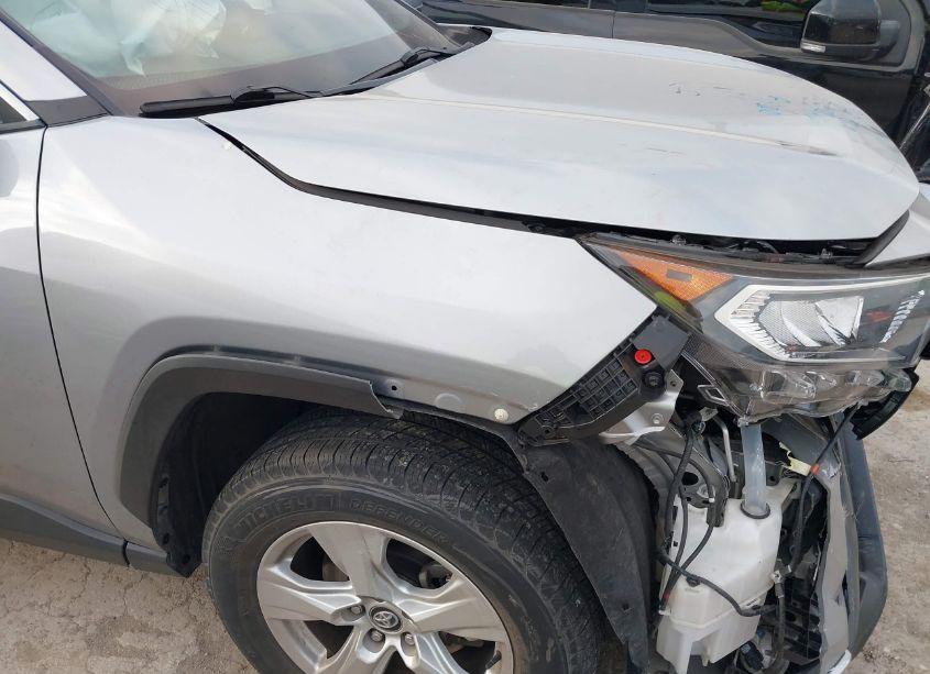 Photo 6 of 2021 Toyota Rav4 XLE (VIN 2T3W1RFV2MC096148)