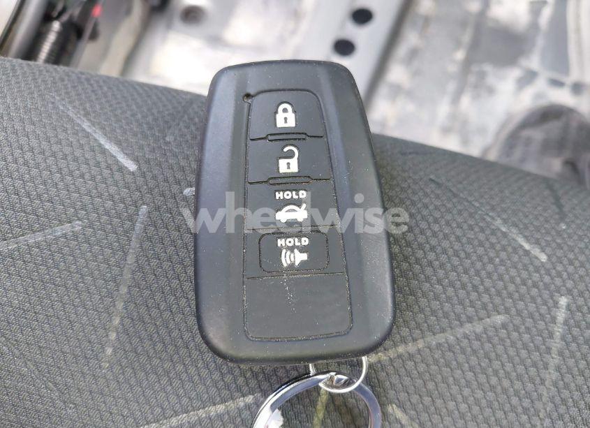 Photo 11 of 2021 Toyota Rav4 XLE (VIN 2T3W1RFV2MC109870)