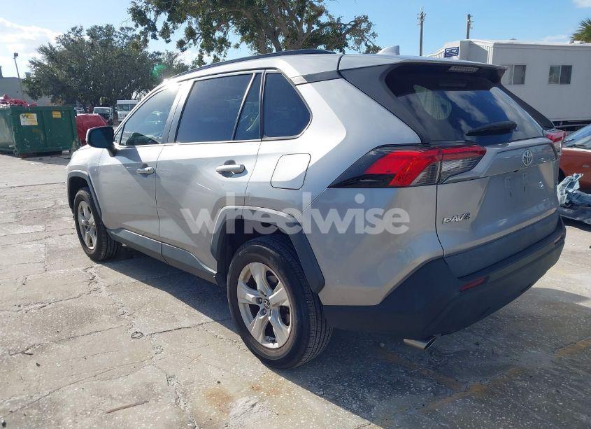 Photo 3 of 2021 Toyota Rav4 XLE (VIN 2T3W1RFV2MC109870)