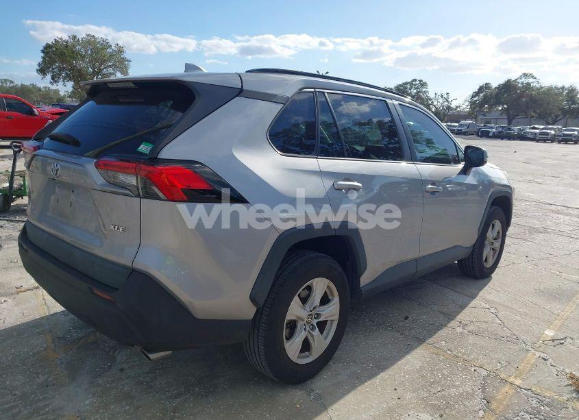 Photo 4 of 2021 Toyota Rav4 XLE (VIN 2T3W1RFV2MC109870)
