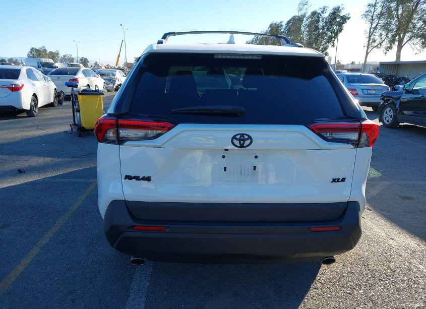 Photo 17 of 2021 Toyota Rav4 XLE (VIN 2T3W1RFV2MC110971)