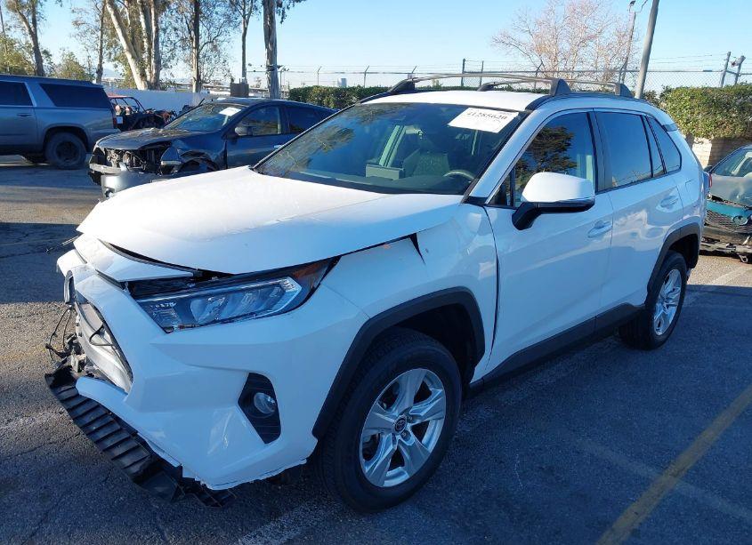 Photo 2 of 2021 Toyota Rav4 XLE (VIN 2T3W1RFV2MC110971)