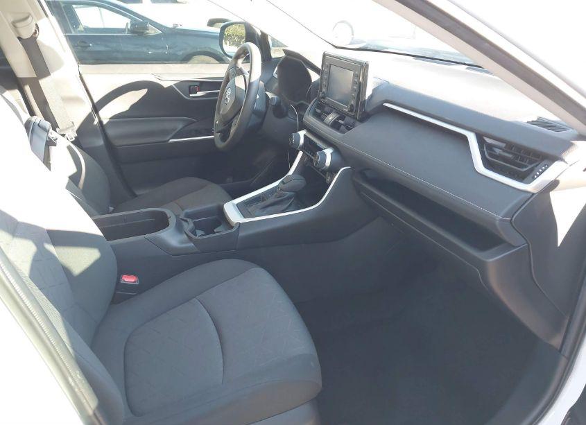 Photo 5 of 2021 Toyota Rav4 XLE (VIN 2T3W1RFV2MC110971)