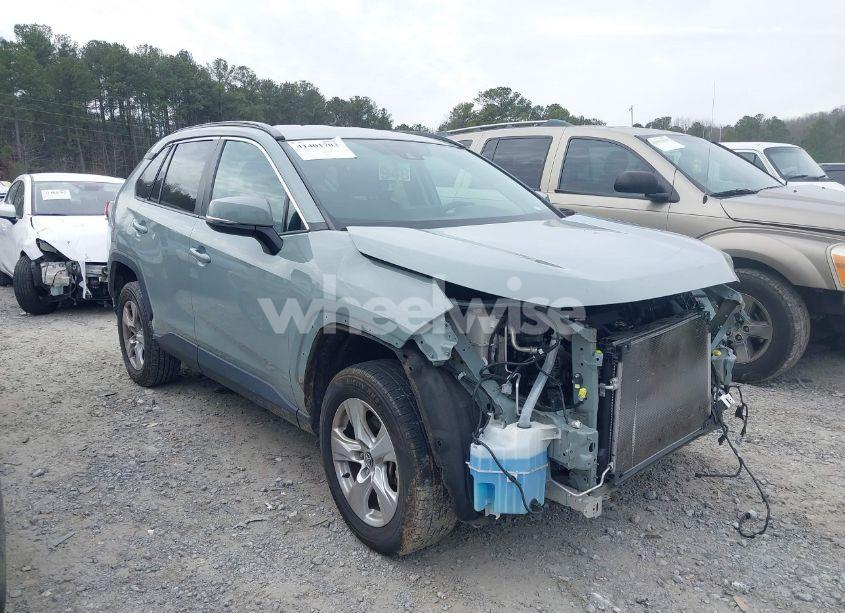 2021 Toyota Rav4 XLE (VIN 2T3W1RFV2MW117515) main photo