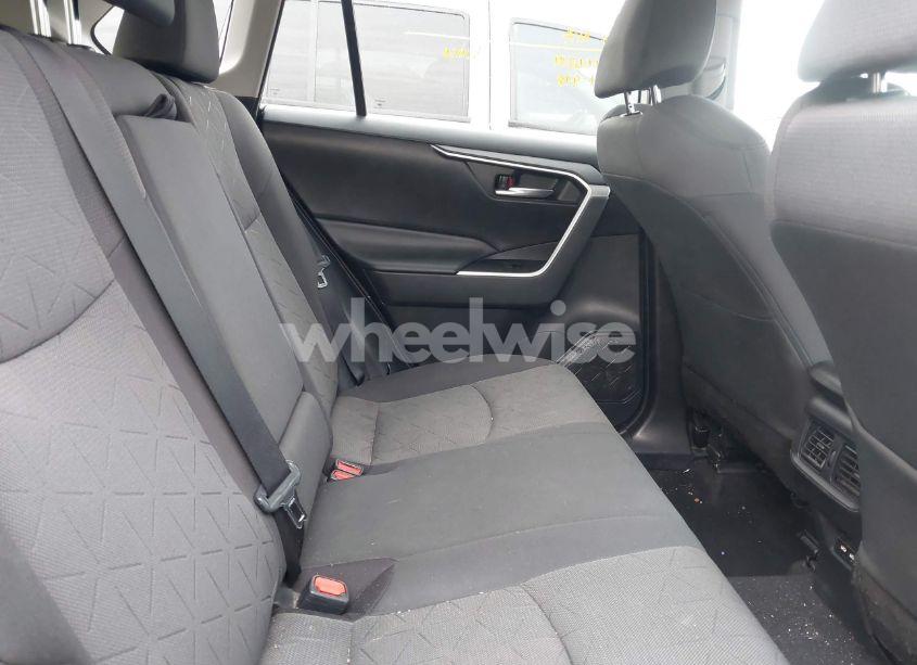 Photo 8 of 2021 Toyota Rav4 XLE (VIN 2T3W1RFV2MW117515)