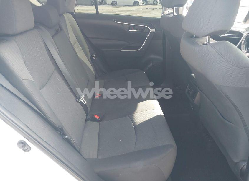 Photo 8 of 2021 Toyota Rav4 XLE (VIN 2T3W1RFV2MW124755)