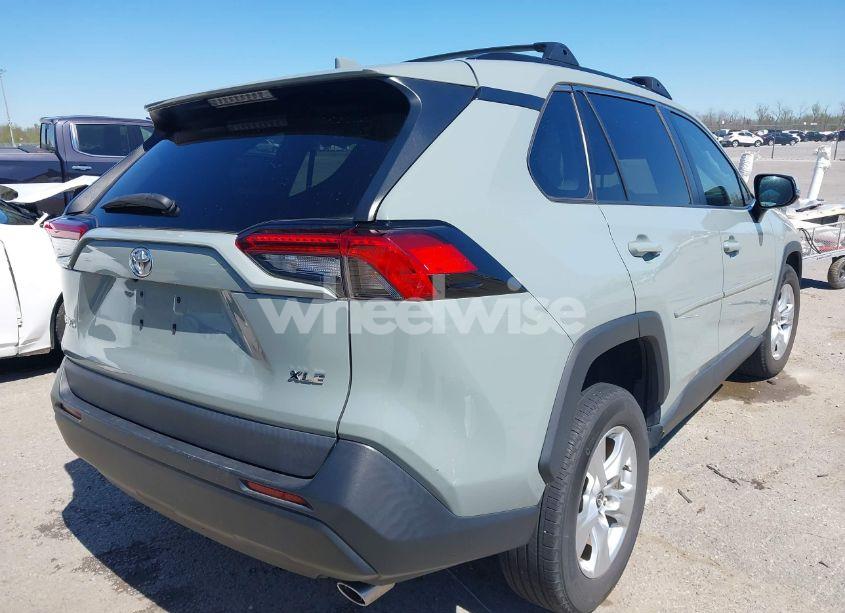 Photo 4 of 2021 Toyota Rav4 XLE (VIN 2T3W1RFV2MW137411)