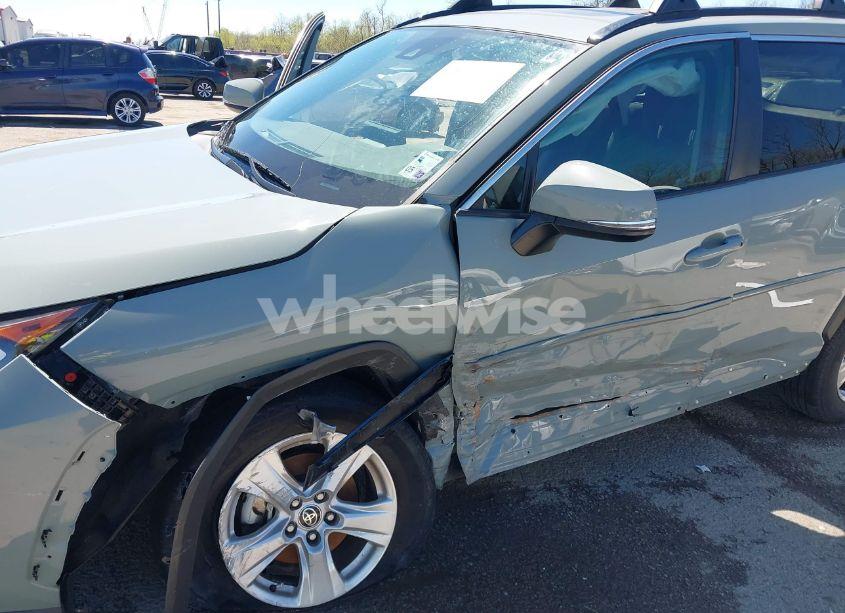 Photo 6 of 2021 Toyota Rav4 XLE (VIN 2T3W1RFV2MW137411)