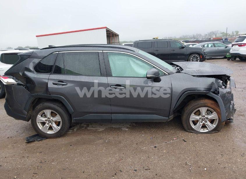 Photo 14 of 2021 Toyota Rav4 XLE (VIN 2T3W1RFV2MW149283)