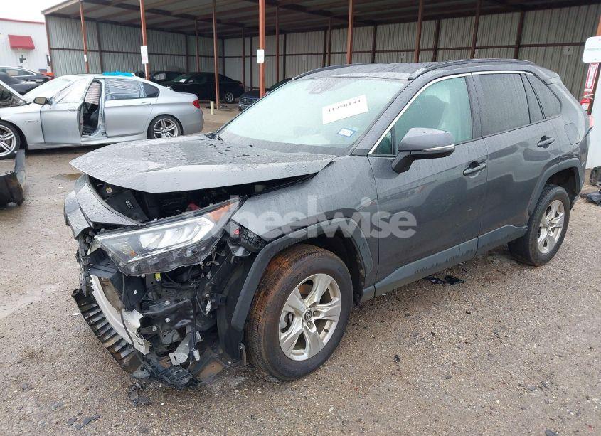Photo 2 of 2021 Toyota Rav4 XLE (VIN 2T3W1RFV2MW149283)