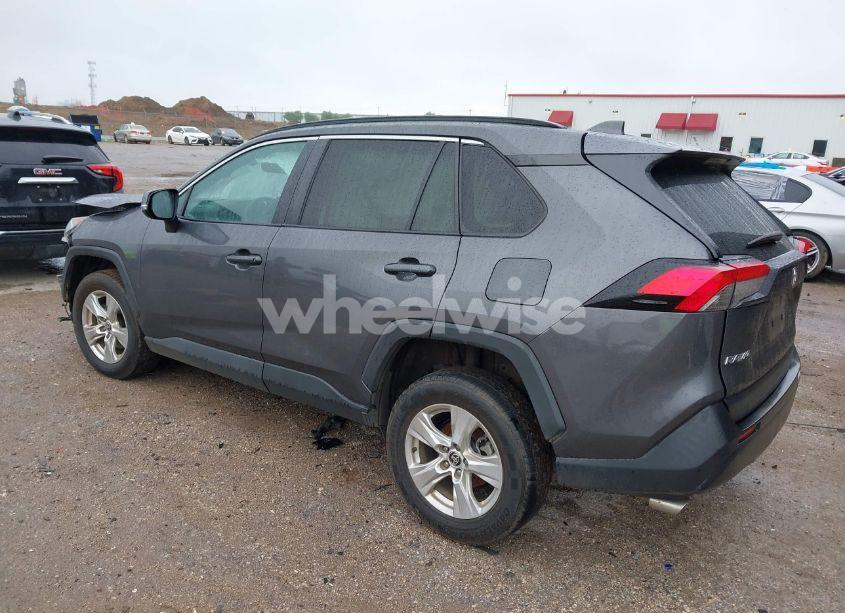 Photo 3 of 2021 Toyota Rav4 XLE (VIN 2T3W1RFV2MW149283)