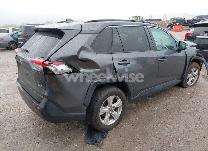 Photo 4 of 2021 Toyota Rav4 XLE (VIN 2T3W1RFV2MW149283)
