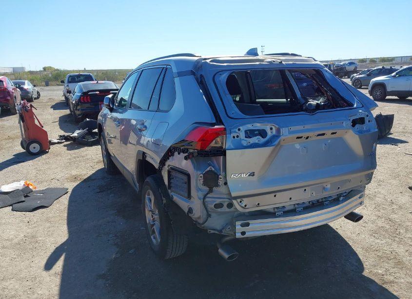 Photo 3 of 2022 Toyota Rav4 XLE (VIN 2T3W1RFV2NC196719)