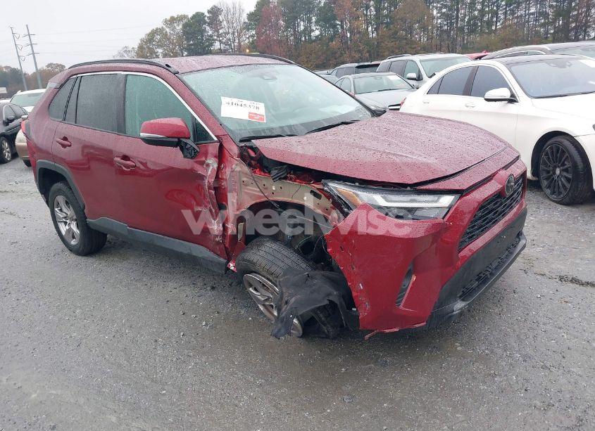 2022 Toyota Rav4 XLE (VIN 2T3W1RFV2NW202811) main photo