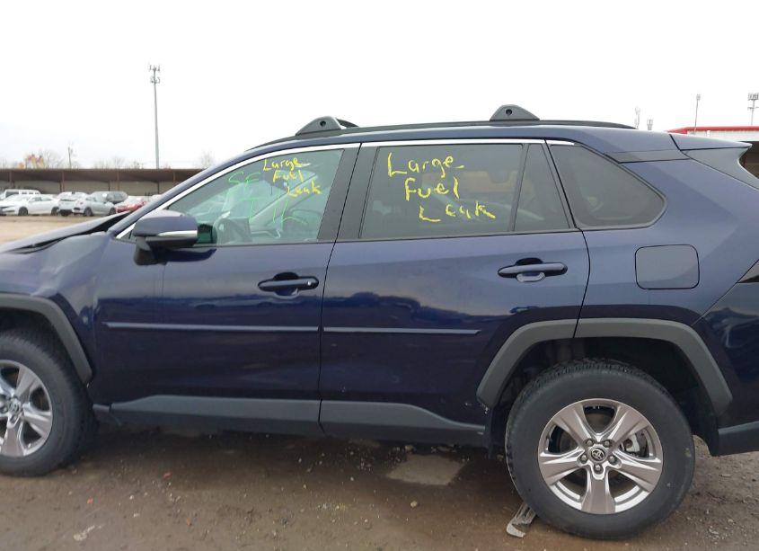 Photo 14 of 2022 Toyota Rav4 XLE (VIN 2T3W1RFV2NW221066)