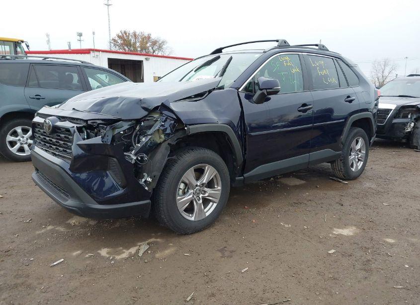 Photo 2 of 2022 Toyota Rav4 XLE (VIN 2T3W1RFV2NW221066)