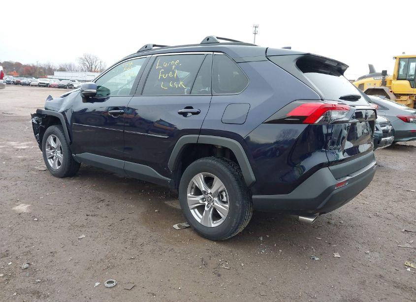 Photo 3 of 2022 Toyota Rav4 XLE (VIN 2T3W1RFV2NW221066)