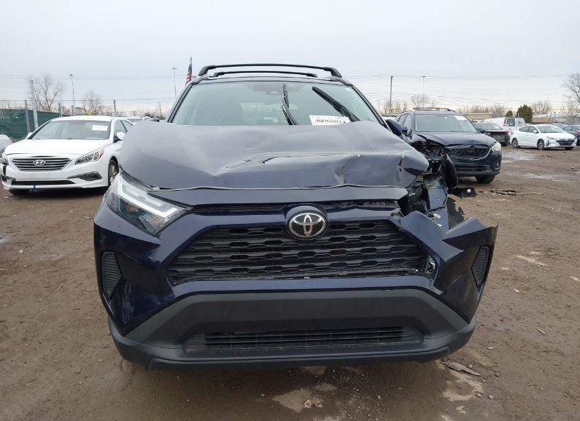 Photo 6 of 2022 Toyota Rav4 XLE (VIN 2T3W1RFV2NW221066)