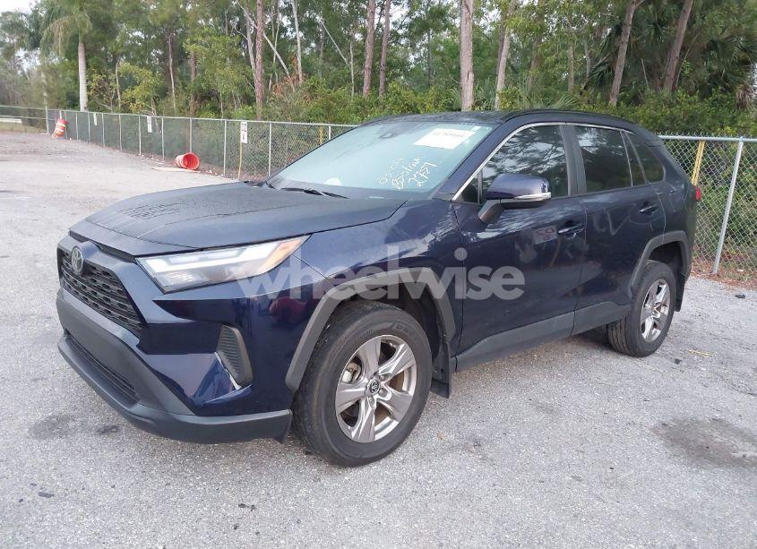 Photo 2 of 2022 Toyota Rav4 XLE (VIN 2T3W1RFV2NW227451)