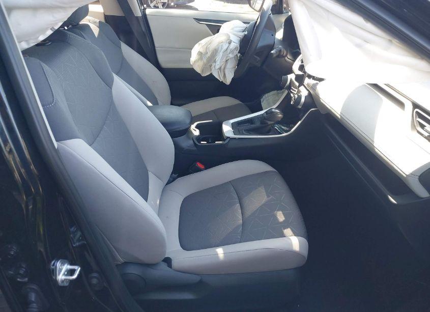 Photo 5 of 2024 Toyota Rav4 XLE (VIN 2T3W1RFV2RC267391)