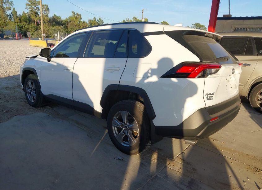 Photo 3 of 2024 Toyota Rav4 XLE (VIN 2T3W1RFV2RC279976)