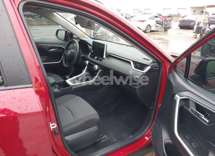 Photo 5 of 2024 Toyota Rav4 XLE (VIN 2T3W1RFV2RW321335)