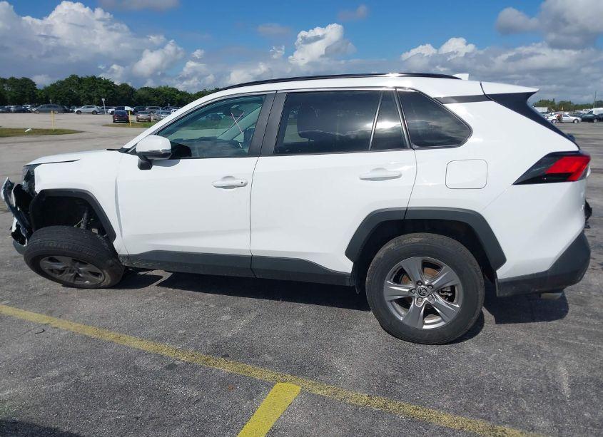 Photo 15 of 2024 Toyota Rav4 XLE (VIN 2T3W1RFV2RW324624)