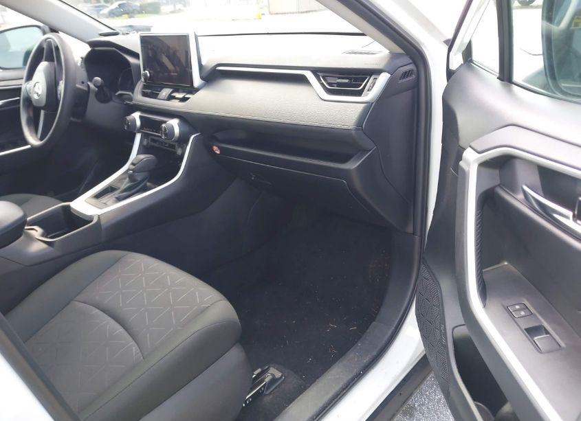 Photo 5 of 2024 Toyota Rav4 XLE (VIN 2T3W1RFV2RW324624)