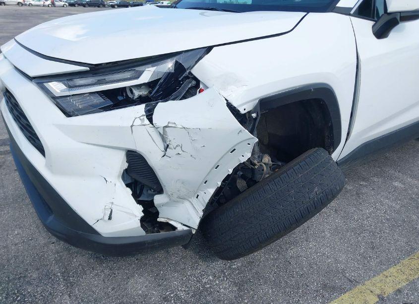 Photo 6 of 2024 Toyota Rav4 XLE (VIN 2T3W1RFV2RW324624)