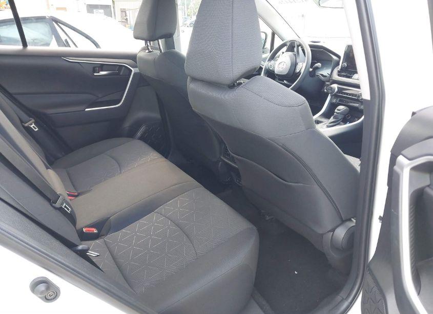 Photo 8 of 2024 Toyota Rav4 XLE (VIN 2T3W1RFV2RW324624)