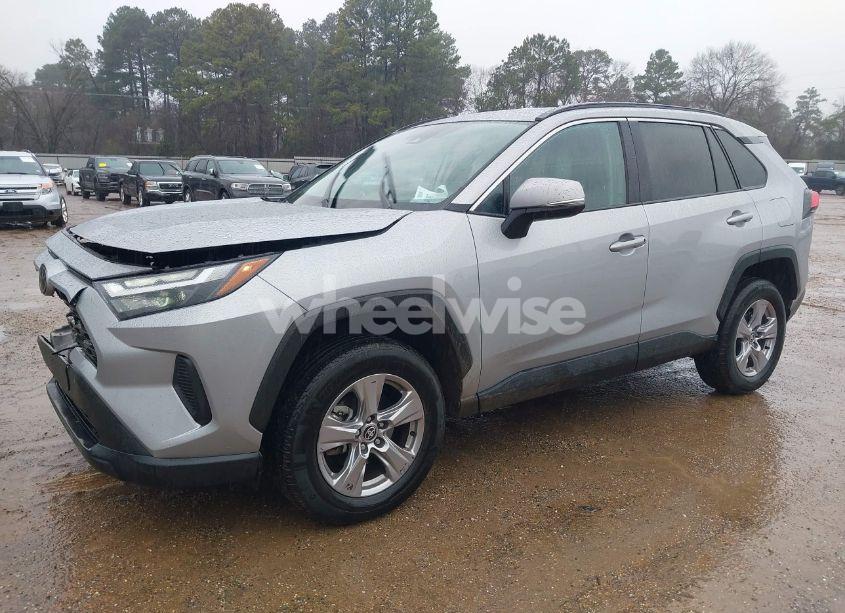 Photo 2 of 2024 Toyota Rav4 XLE (VIN 2T3W1RFV2RW332545)